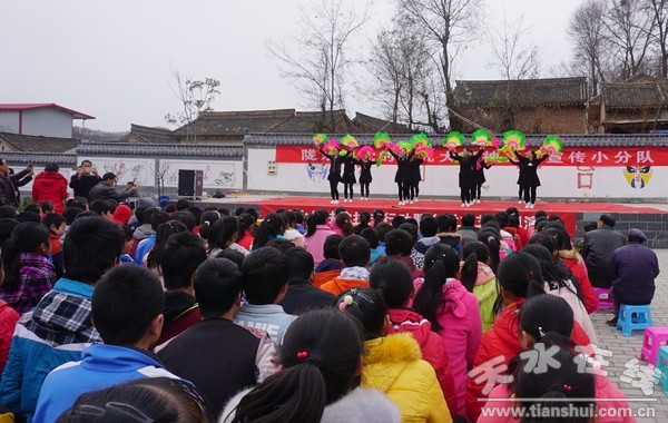 清水县陇东镇开展宣传党的十九大精神文艺演出活动-天水在线