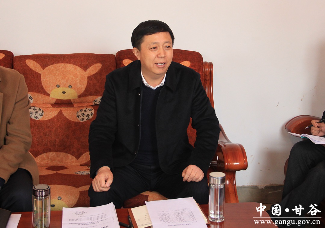 【认真学习贯彻党的十九大精神】马福胜在马家滩村宣讲十九大精神(图)