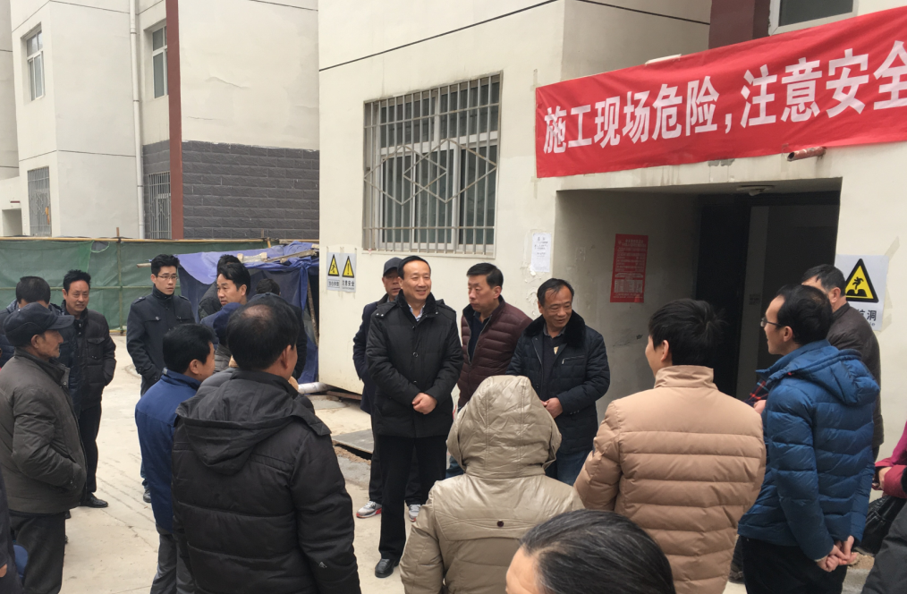 陆金良慰问金驼家园23#楼住户