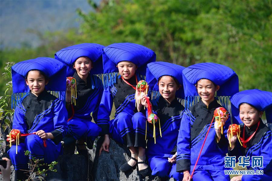 ���»�ȫýͷ����ͼ�Ļ�������1���˹����𴺳�������ϰ��ƽͬ־Ϊ���ĵĵ�������Ĺ�����չ��ʵ