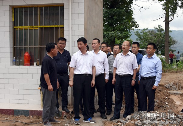 省住建厅厅长苏海明在麦积区检查棚户区改造等工作