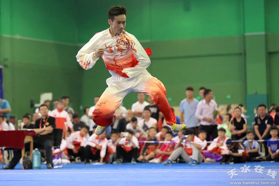 日,甘肃省第十四届运动会青少年组武术比赛在临夏州全民健身中心开赛