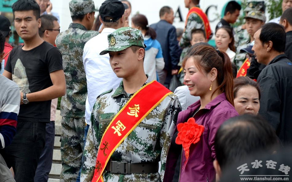 天水市隆重举行2018年度新兵入伍欢送大会(图)