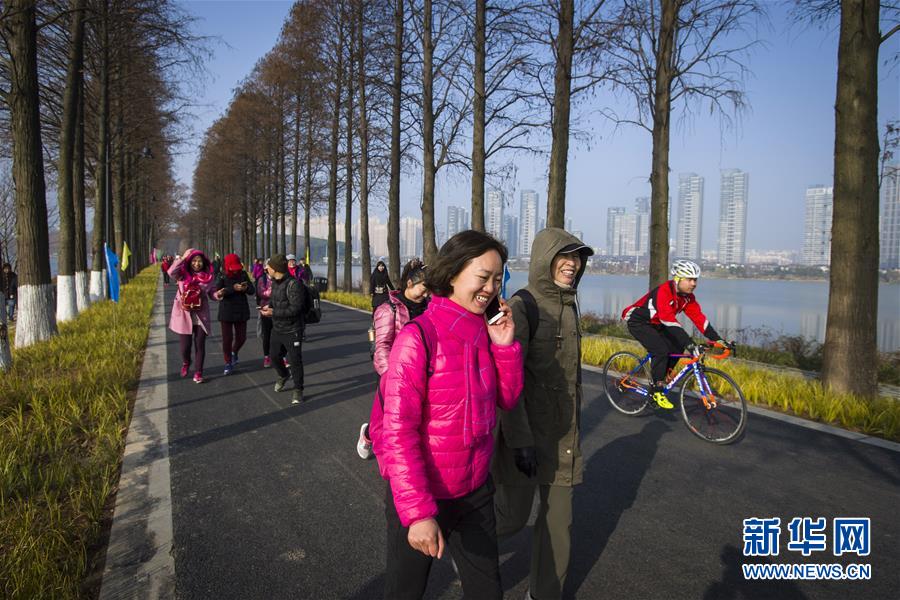 (两会·图文互动)(13)“这样的绿道太赞了!”——代表委员热议东湖绿道建设