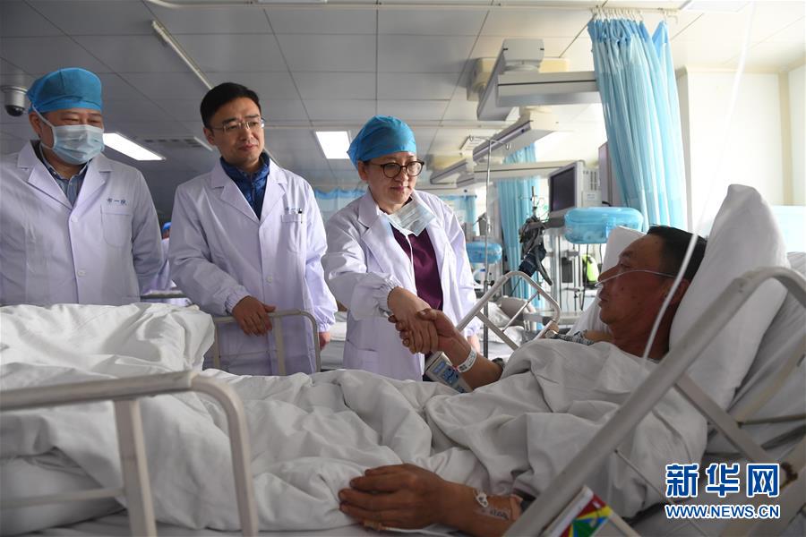 (新华全媒头条·响水化工厂爆炸事故·图文互动)(3)为了617个生命的赛跑——江苏响水爆炸事故伤员救治一线实录