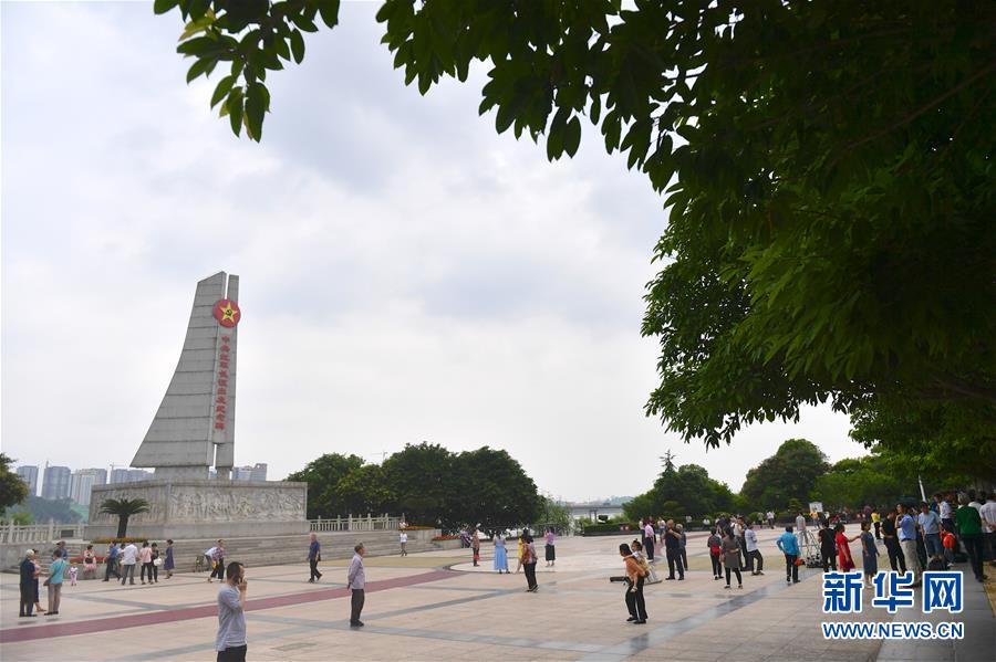 (新华全媒头条·壮丽70年·奋斗新时代——记者再走长征路·图文互动)(5)跨越“第一渡” 长征出发地“换了人间”