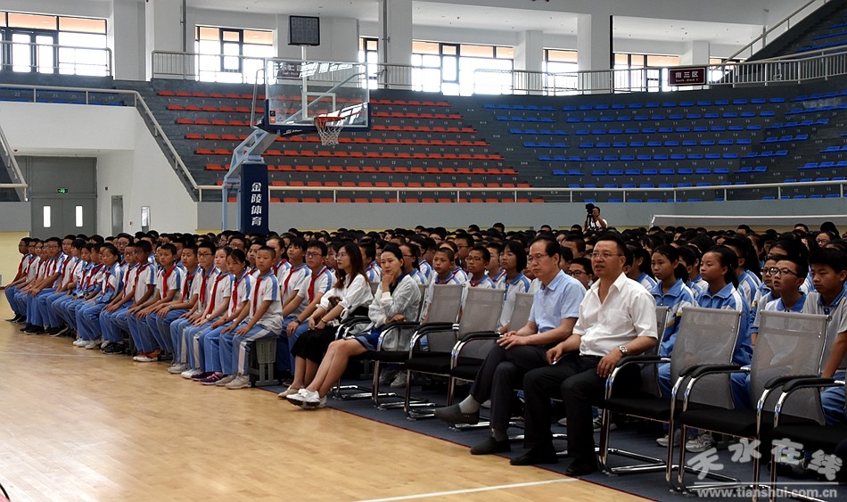 天水一中报告会现场 (天水一中报告会现场) 天水师范学院报告会现场