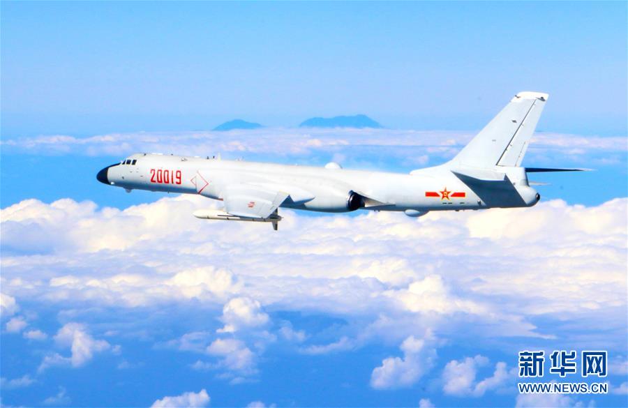 (人民空军70年·图文互动)(8)我爱祖国的蓝天——空军强军主题纪念封8张“同框照”背后的故事