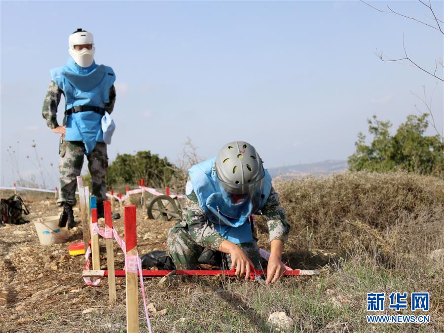 (新华全媒头条·图文互动)(12)沿着中国特色强军之路阔步前进——党中央、中央军委领导推进国防和军队建设70年纪实