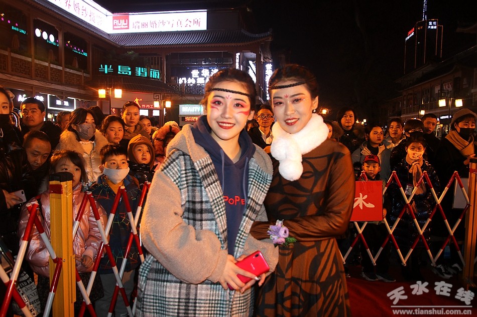 "大地湾女神"和"东方微笑"持续火爆上演(图)--天水在线