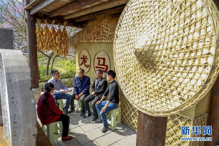 (新华全媒头条·图文互动)(2)为基层松绑减负 促干部担当作为——以习近平同志为核心的党中央推进“基层减负年”工作综述