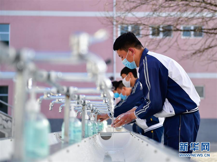 (新华全媒头条·图文互动)(11)春天里的琅琅书声━━部分地方学校开学见闻