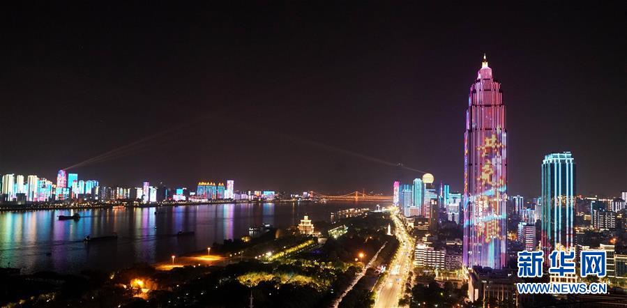 (新华全媒头条·图文互动)(6)上下同心,守望相助——中国抗疫众志成城的生动实践