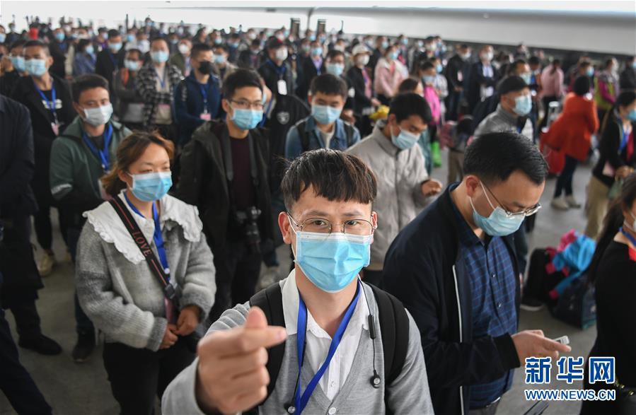(新华全媒头条·图文互动)(15)上下同心,守望相助——中国抗疫众志成城的生动实践