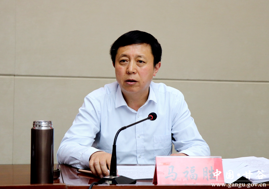 (县委常委,政法委书记,县委全面依法治县委员会办公室主任马福胜讲话)