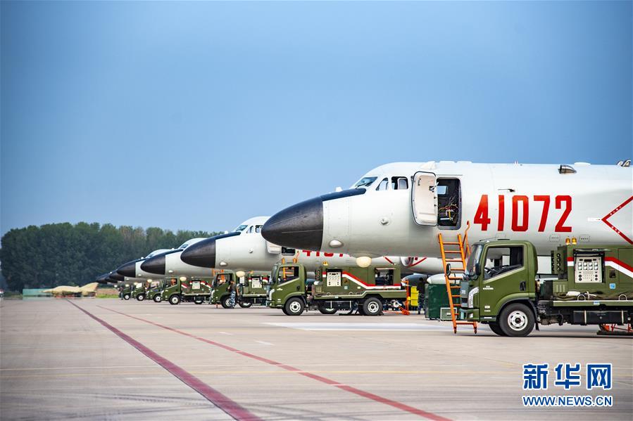 (在习近平强军思想指引下·我们在战位报告·图文互动)(1)雷霆“战神”向战而飞——空军航空兵某师牢记嘱托备战打仗记事