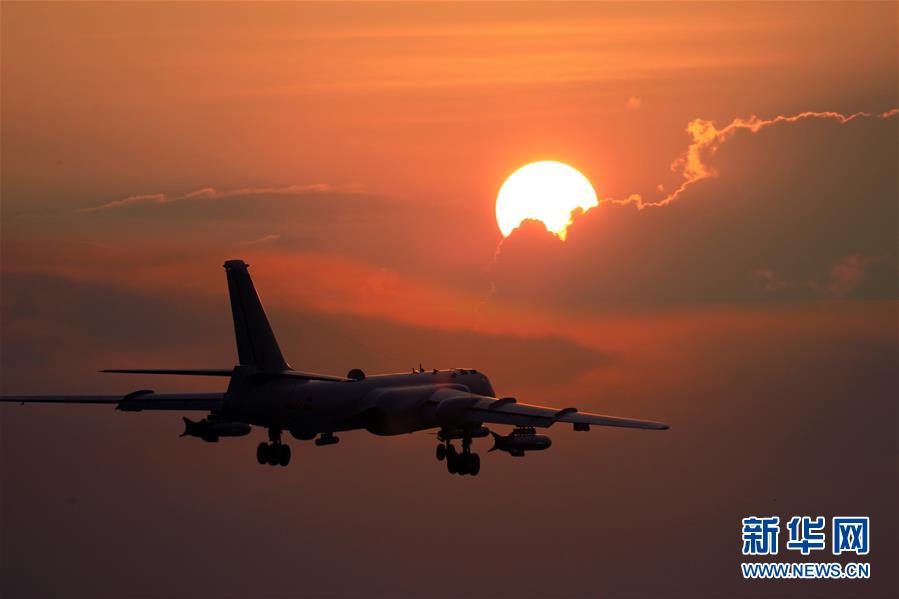 (在习近平强军思想指引下·我们在战位报告·图文互动)(4)雷霆“战神”向战而飞——空军航空兵某师牢记嘱托备战打仗记事