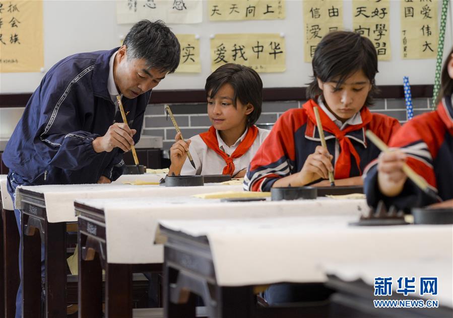 (习近平的小康故事·图文互动)(2)“文明其精神,野蛮其体魄”——习近平同少年儿童的故事