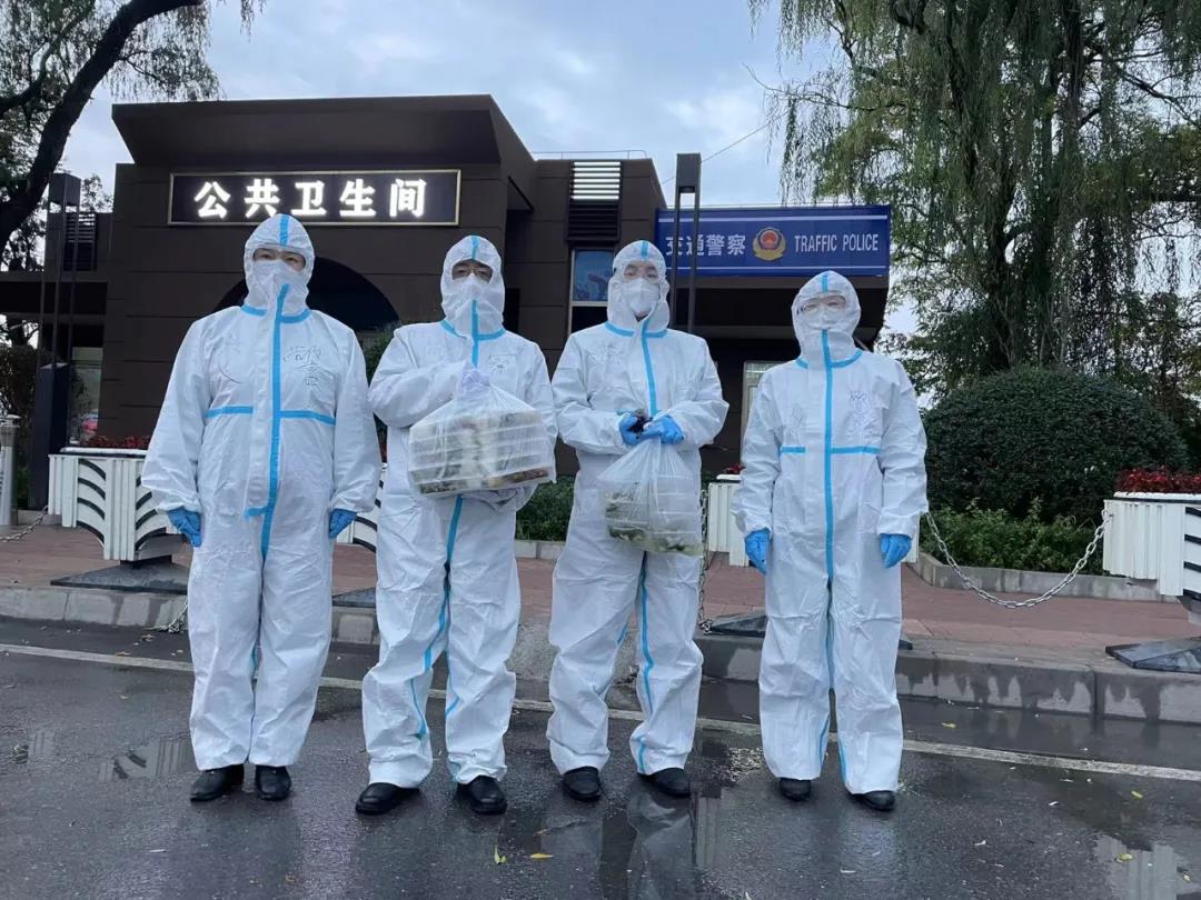 战疫情疫情无情警民有情图