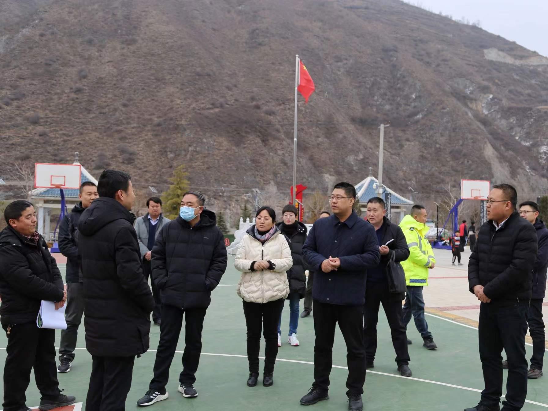 包玉霞)1月3日,县领导李森,赵百祥,王想成,凌鹏亮带领县发改,住建