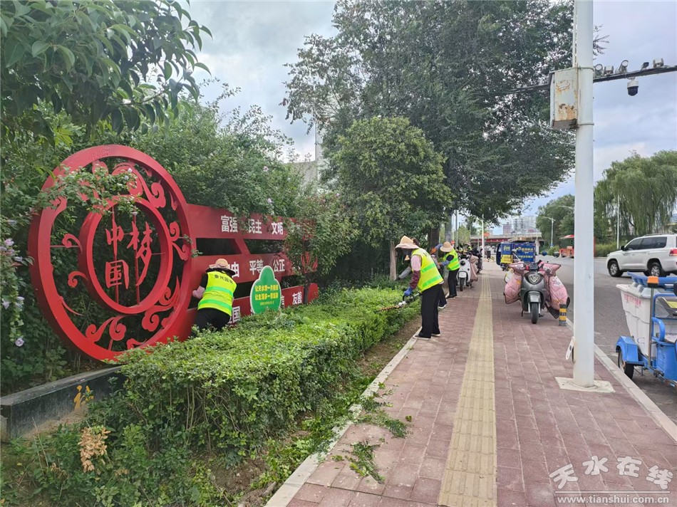 城区绿化提品质 焕发新颜迎国必赢网址庆(图)(图1)