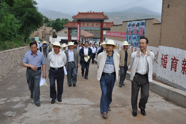 武山县四大组织领导带队观摩山丹等七乡镇工作(图)